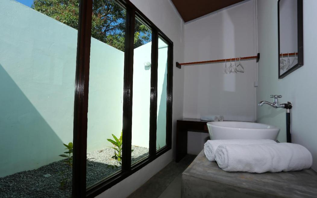 Rafflesia Resort Lundu Exterior photo