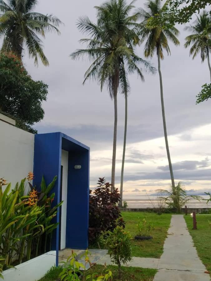 Rafflesia Resort Lundu Exterior photo