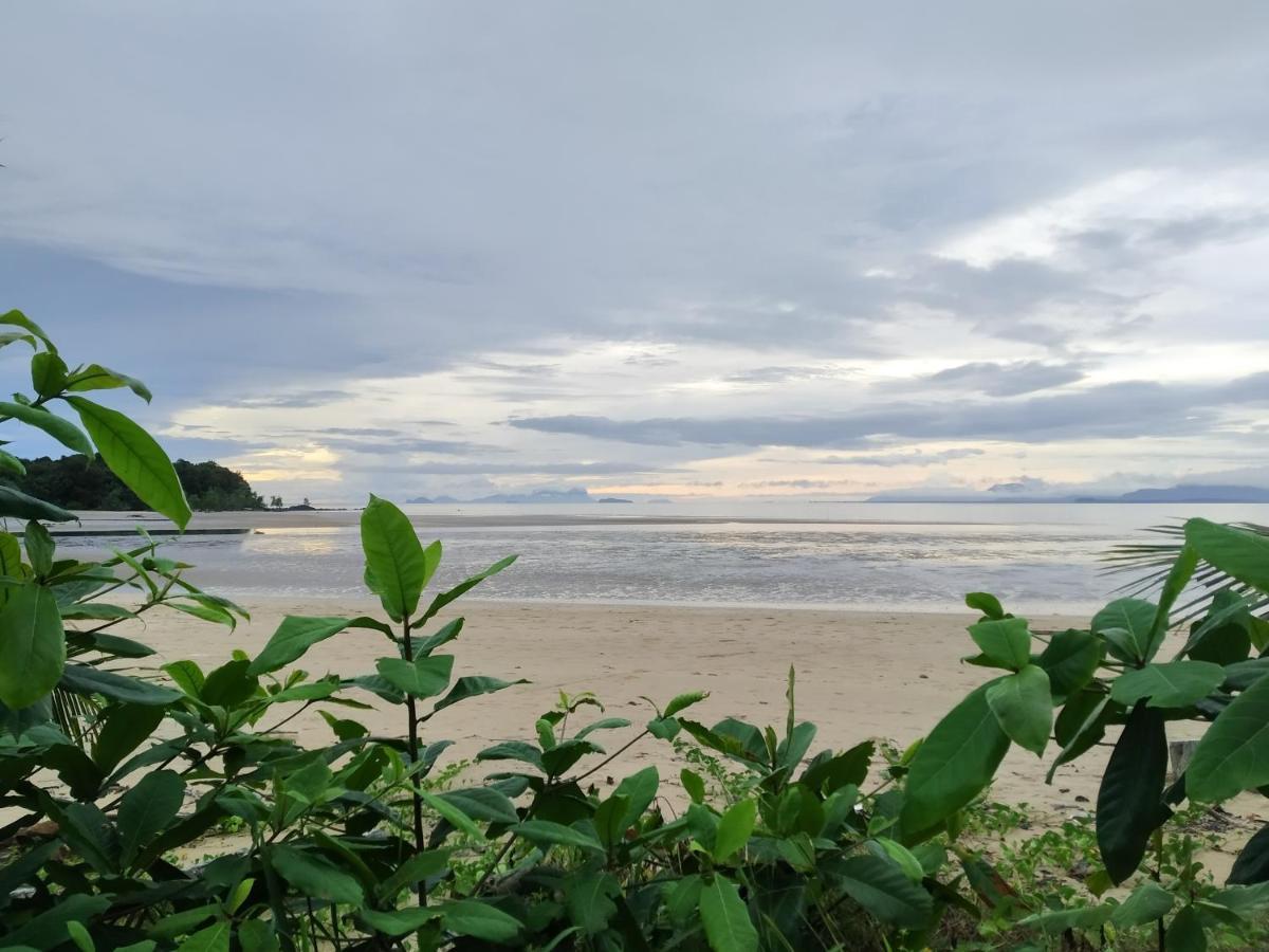 Rafflesia Resort Lundu Exterior photo