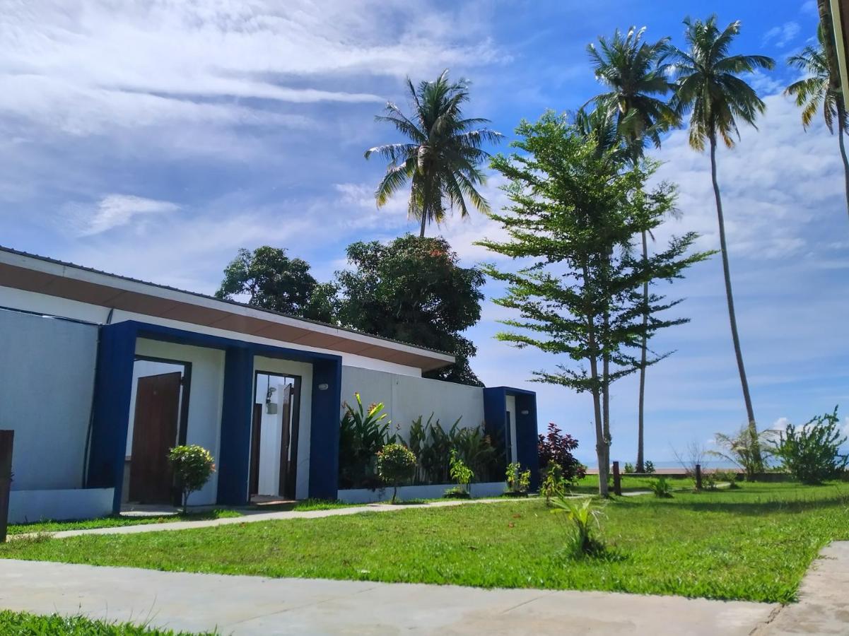 Rafflesia Resort Lundu Exterior photo